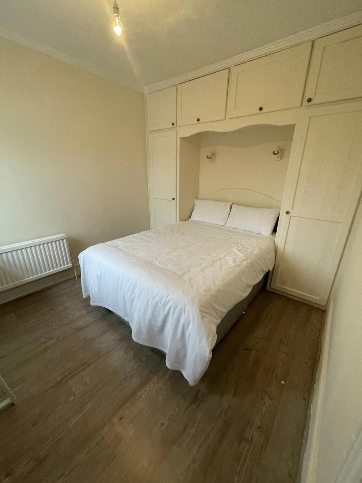 Nky Crystal 4 Bed House * Londra