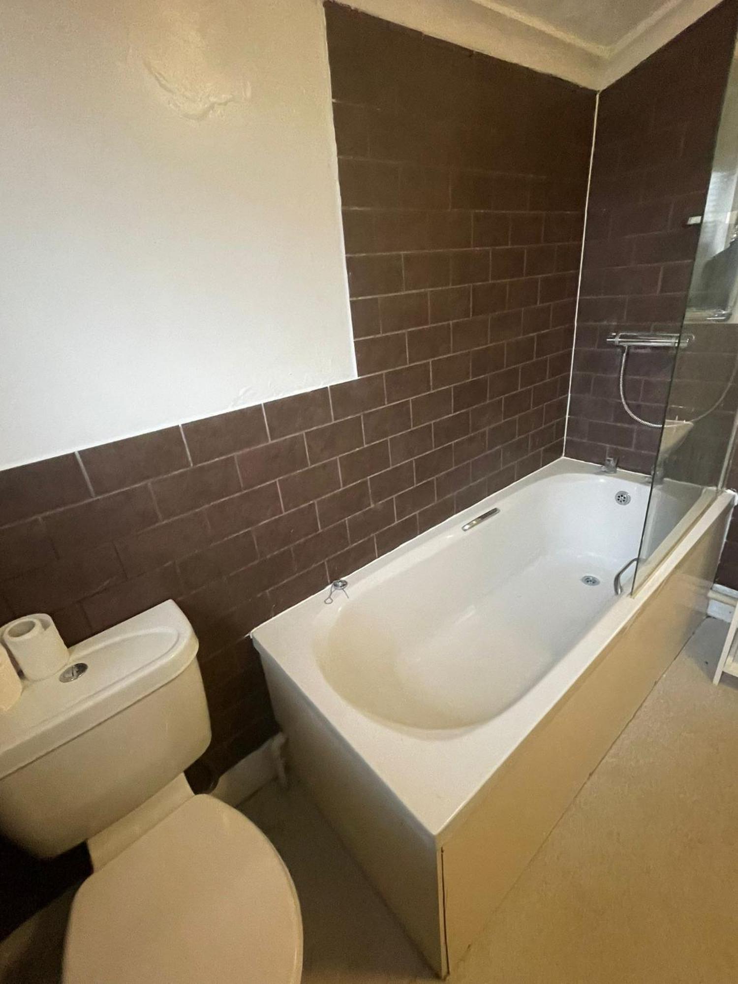 Nky Crystal 4 Bed House Apartament *